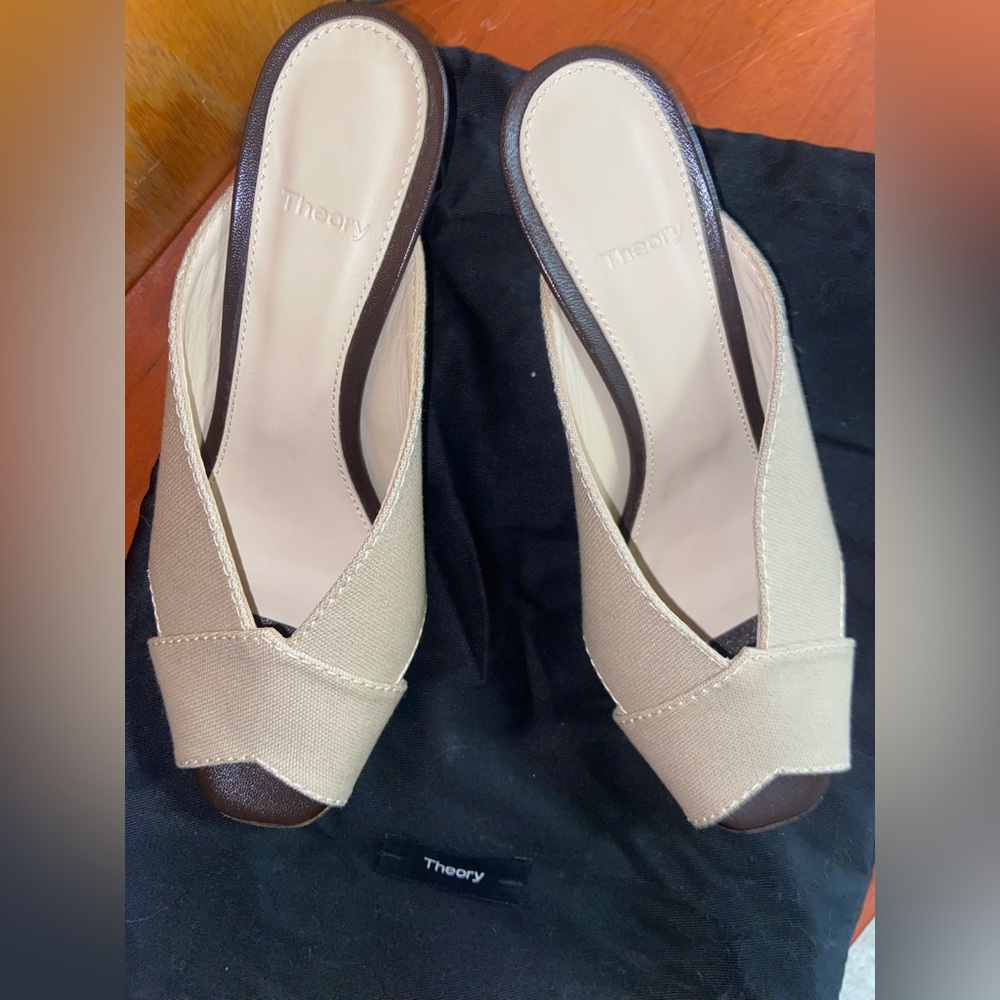 Theory high heels. Very good condition. Size 38 - Picture 2 of 3